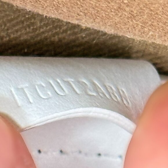 Burberry Medium London House Check Tote Bag With Pouch - Picture 7 of 10